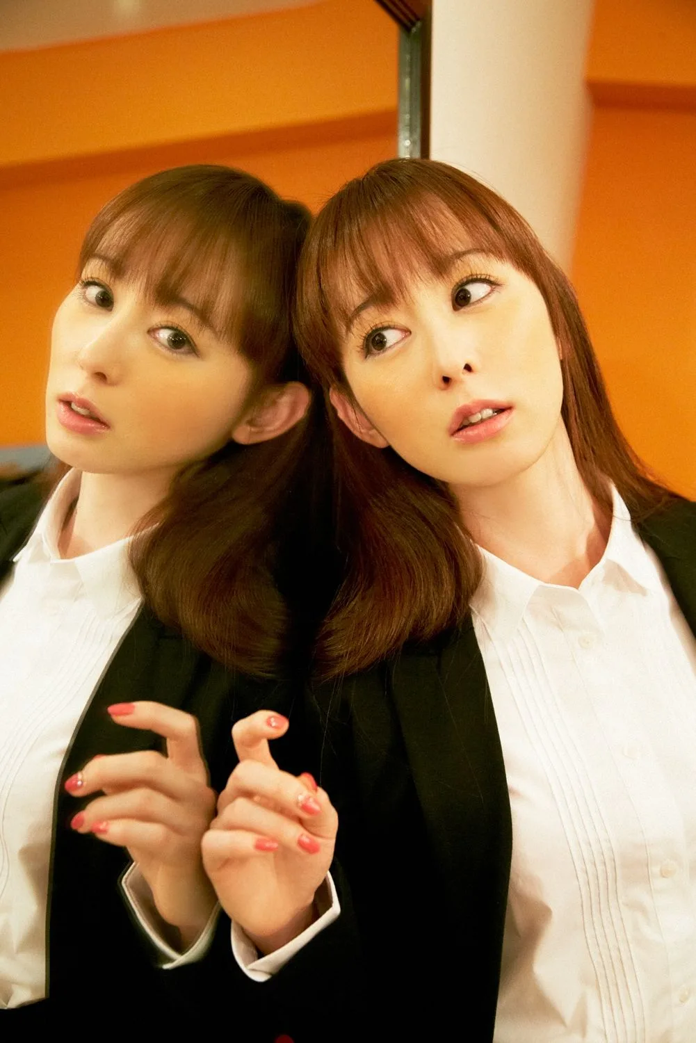 [YS Web] Vol.556 Album ảnh "オシリーナのプライベート" của Akiyama Rina
