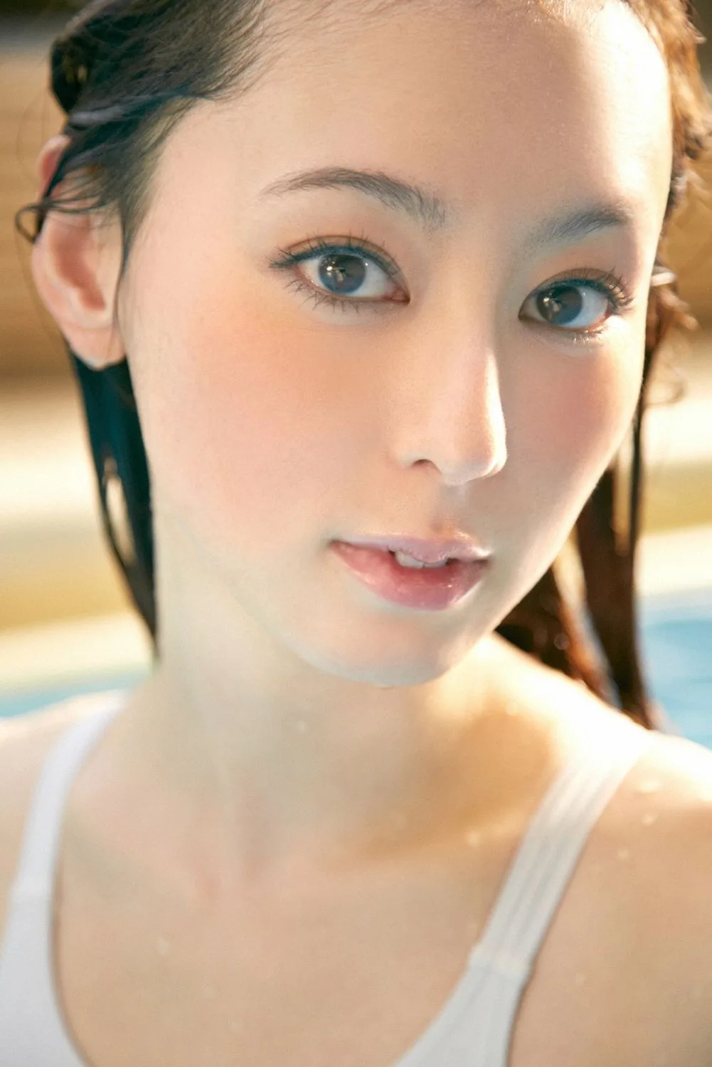 [YS Web] Vol.556 Album ảnh "オシリーナのプライベート" của Akiyama Rina - 75